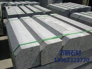 五蓮紅路沿石地面鋪裝需要注意什么